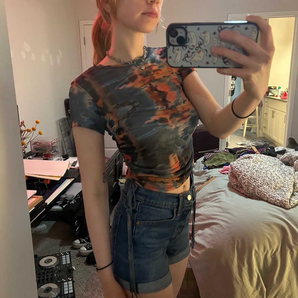 POSTER GIRL Orange Gray Crop T-Shirt